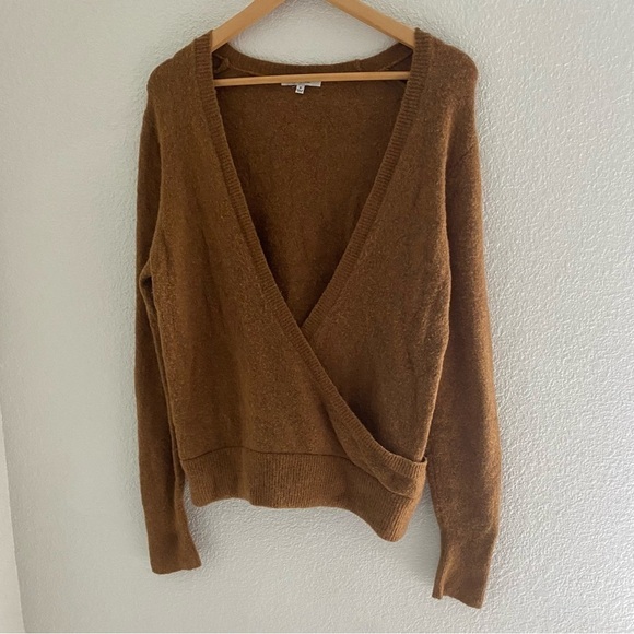 Madewell Wrap-Front Pullover Sweater in Coziest Yarn Size Medium - Picture 2 of 11